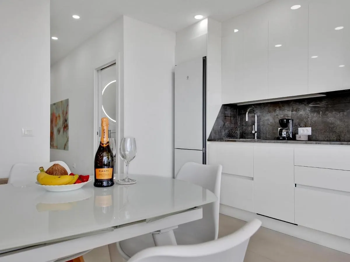 Casa Marinita, Top Floor, Direct Access To The Seafront Los Cristianos