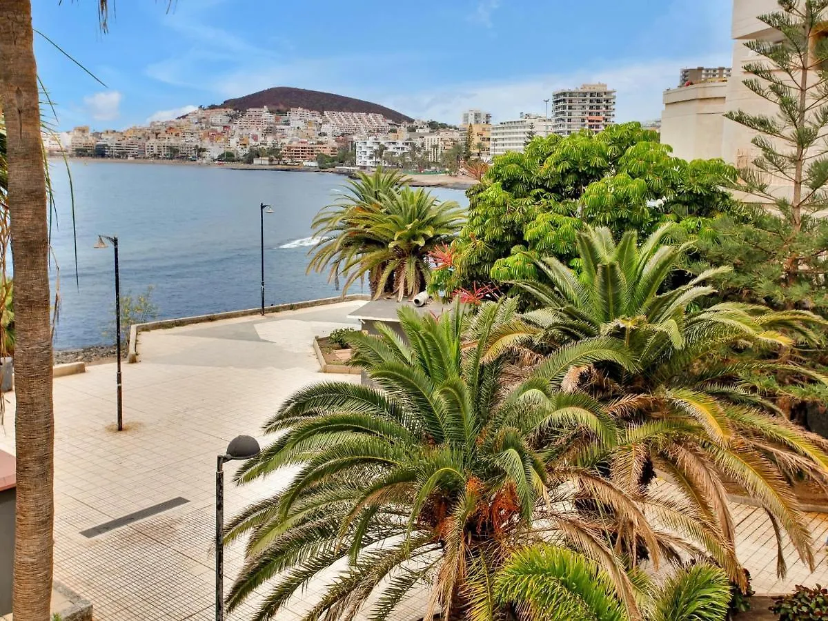 Casa Marinita, Top Floor, Direct Access To The Seafront لوس كريستيانوس شقة
