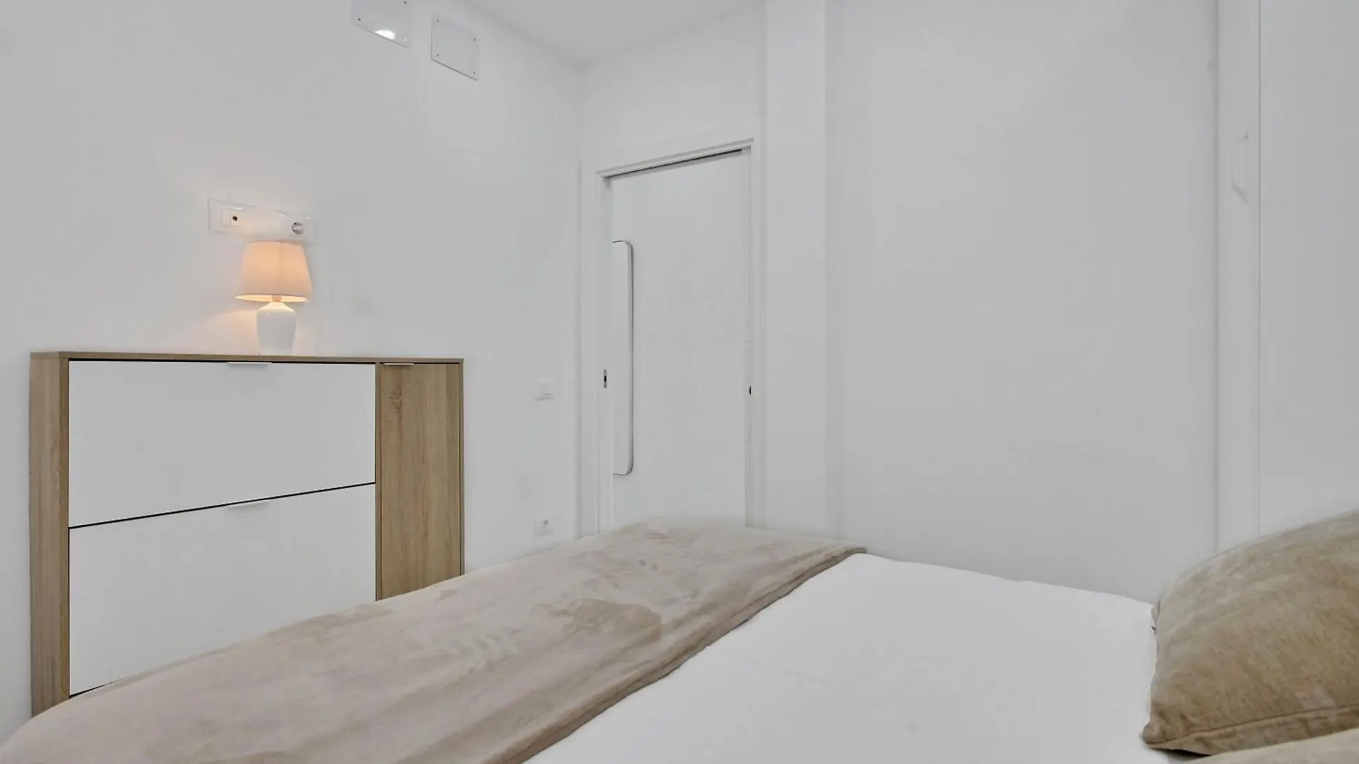 Casa Marinita, Top Floor, Direct Access To The Seafront Los Cristianos  Lejlighed