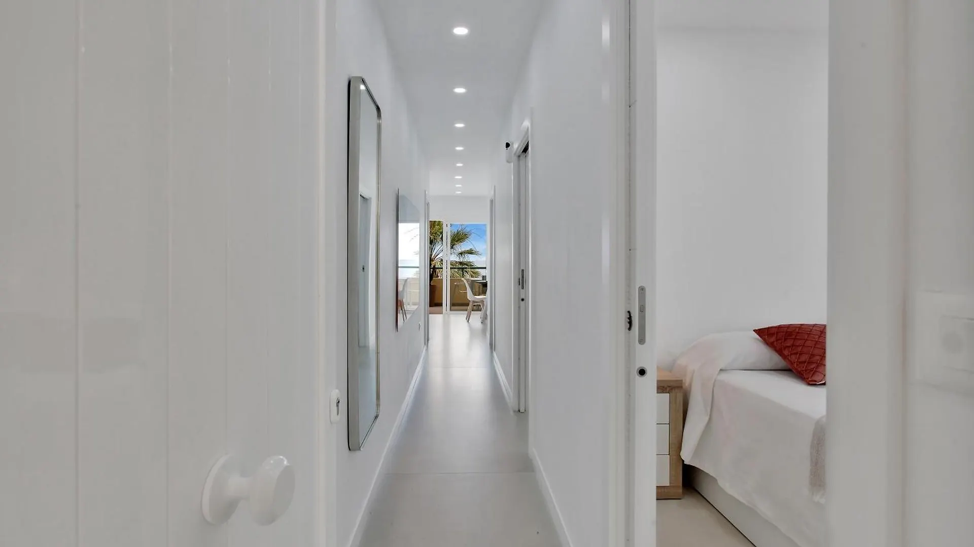 Casa Marinita, Top Floor, Direct Access To The Seafront Los Cristianos  Los Cristianos (Tenerife)