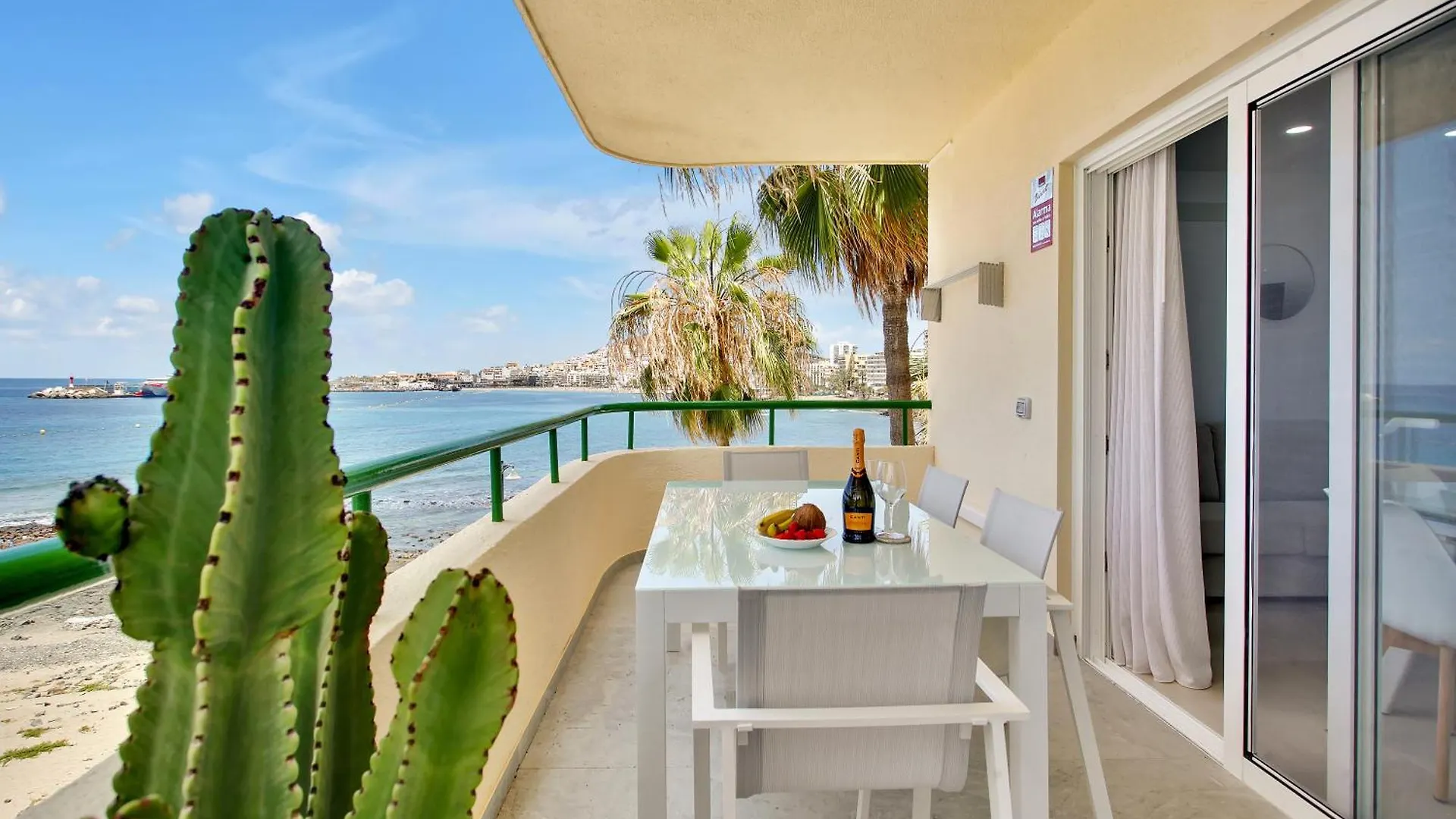 Casa Marinita, Top Floor, Direct Access To The Seafront Los Cristianos  Lejlighed Los Cristianos (Tenerife)