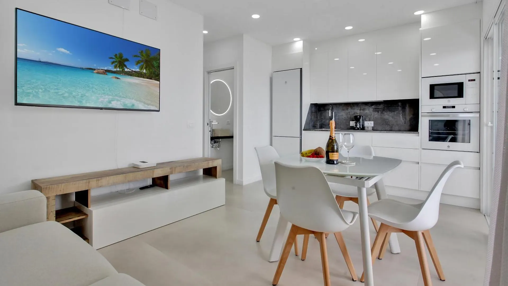 Casa Marinita, Top Floor, Direct Access To The Seafront لوس كريستيانوس إسبانيا