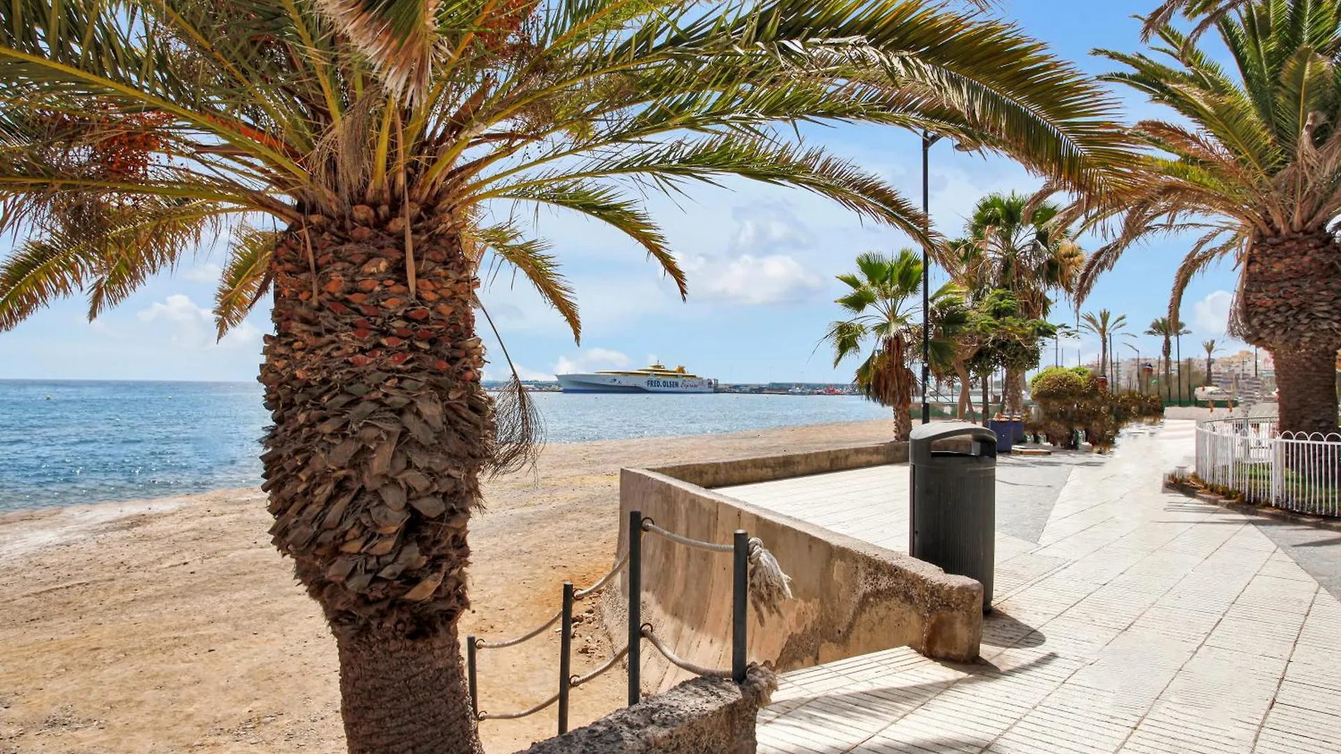 Lejlighed Casa Marinita, Top Floor, Direct Access To The Seafront Los Cristianos  Spanien